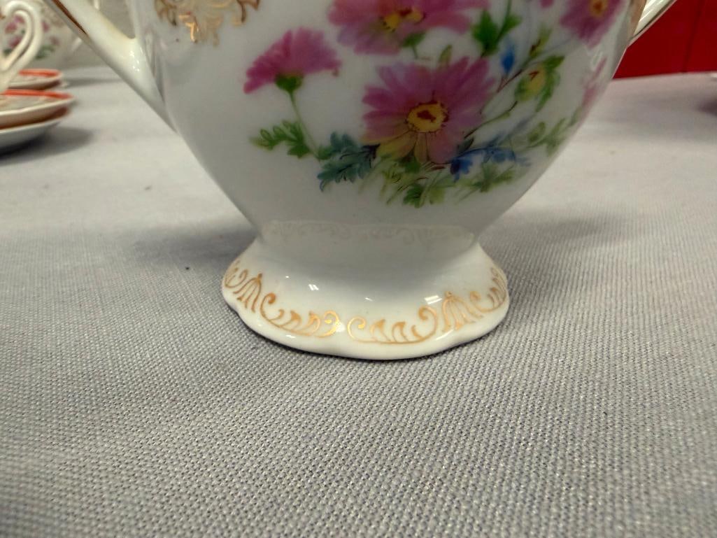MID-20TH CENTURY CORONATION CHINA PORCELAIN CHINA FLORAL DECORATED WITH GILT ACCENTS - 14