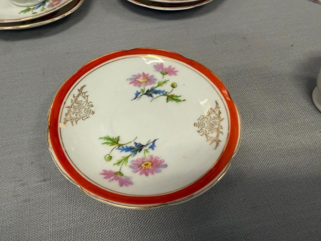 MID-20TH CENTURY CORONATION CHINA PORCELAIN CHINA FLORAL DECORATED WITH GILT ACCENTS - 8
