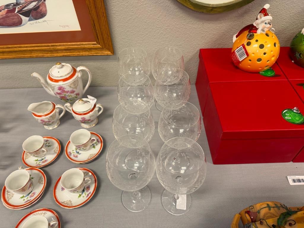 FLORAL ETCHED BALLOON WINE GLASSES SET OF EIGHT - 2
