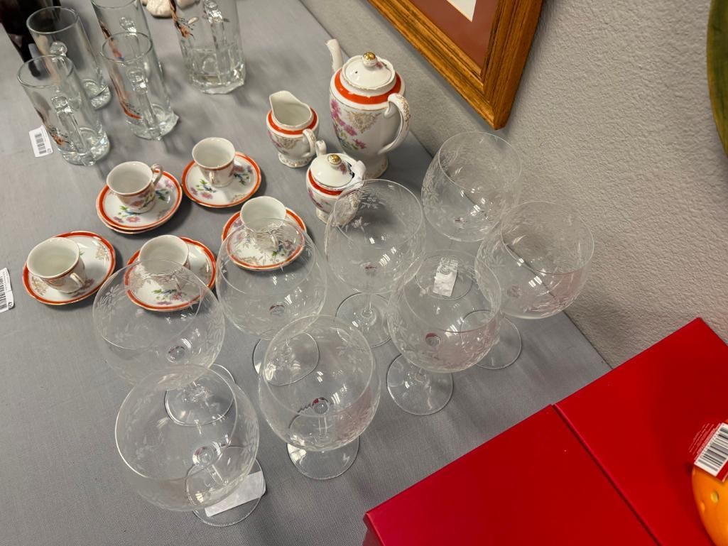 FLORAL ETCHED BALLOON WINE GLASSES SET OF EIGHT - 8