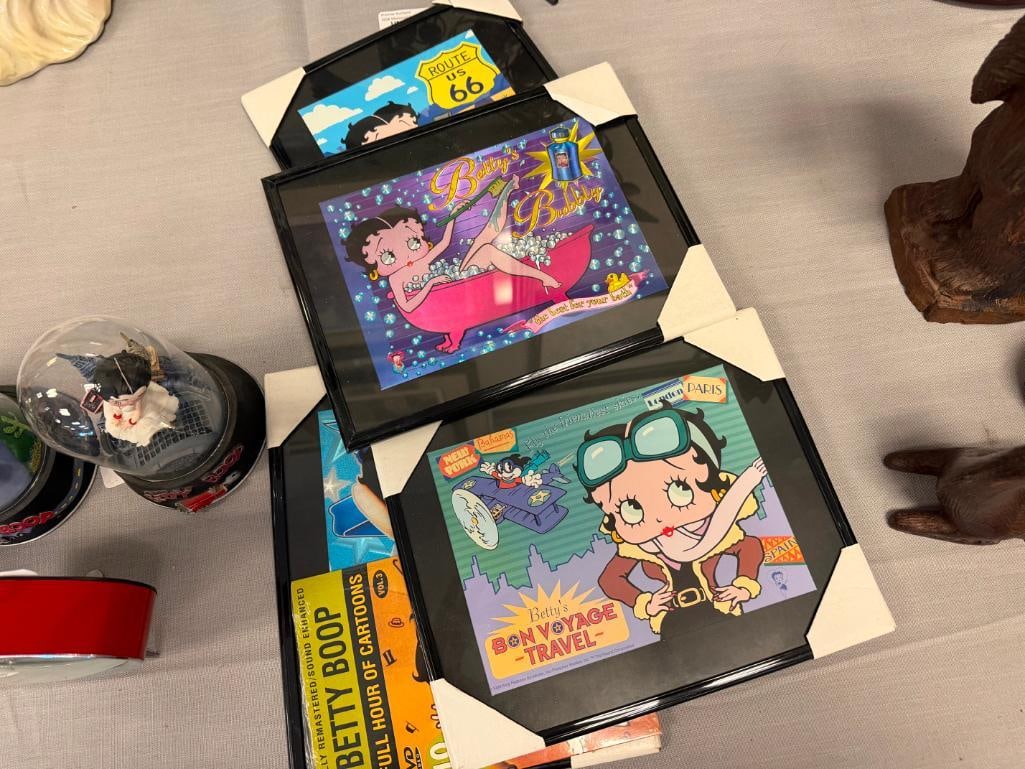 BETTY BOOP KING FEATURE SYNDICATE HAND PAINTED SCULPTURES, DANBURY MINT FIGURINE AND QUARTZ CLOCK - 15