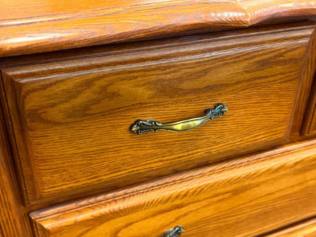 OAK NINE DRAWER DRESSER WITH ATTACHED MIRROR - 6