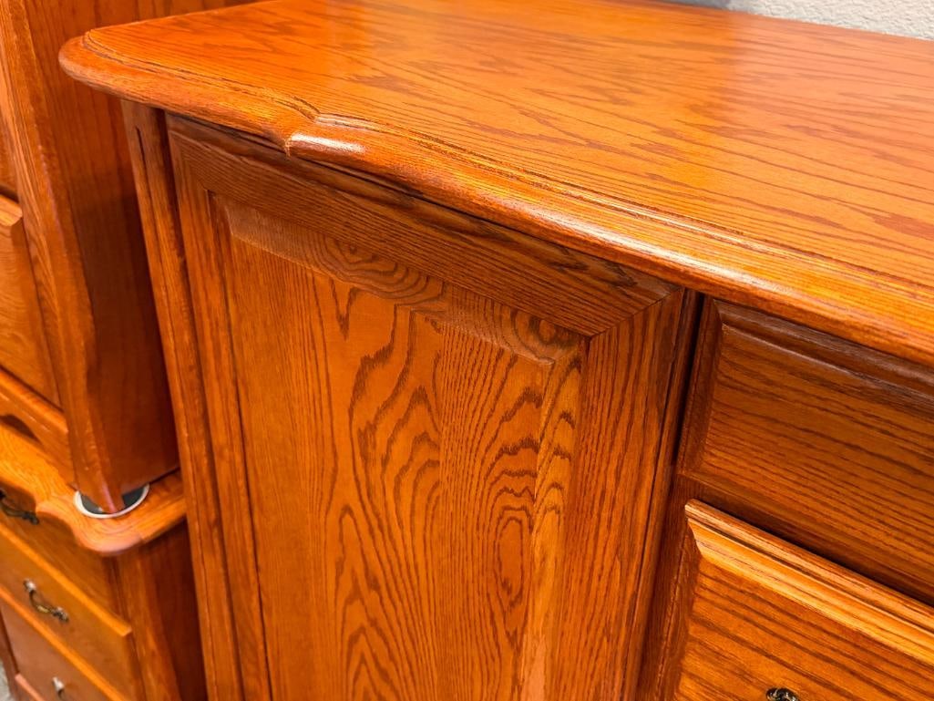 OAK SIX DRAWER CHEST OF DRAWERS / CHIFFOROBE - 4