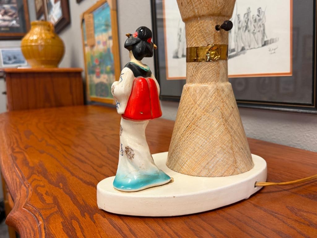 THE VIGON CO. MID-CENTURY FIGURAL LAMP WITH GEISHA FIGURE AND HOUR GLASS SHAPED SHADE LOS ANGELES - 5