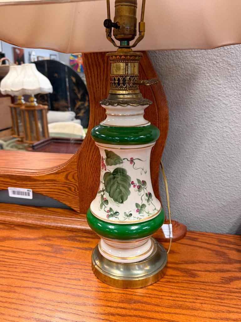 VINTAGE GREEN IVY PORCELAIN TABLE LAMP HAND PAINTED SIGNED BY ARTIST VIKY - 2