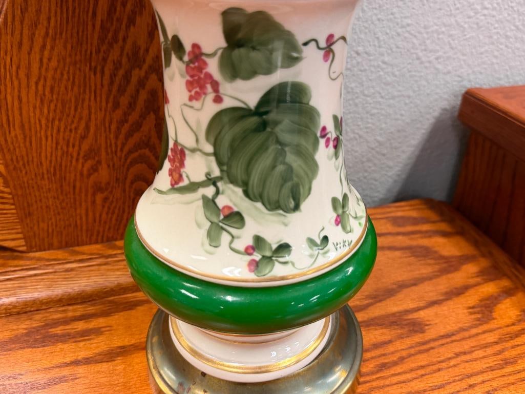 VINTAGE GREEN IVY PORCELAIN TABLE LAMP HAND PAINTED SIGNED BY ARTIST VIKY - 3
