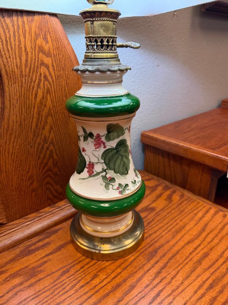 VINTAGE GREEN IVY PORCELAIN TABLE LAMP HAND PAINTED SIGNED BY ARTIST VIKY - 6
