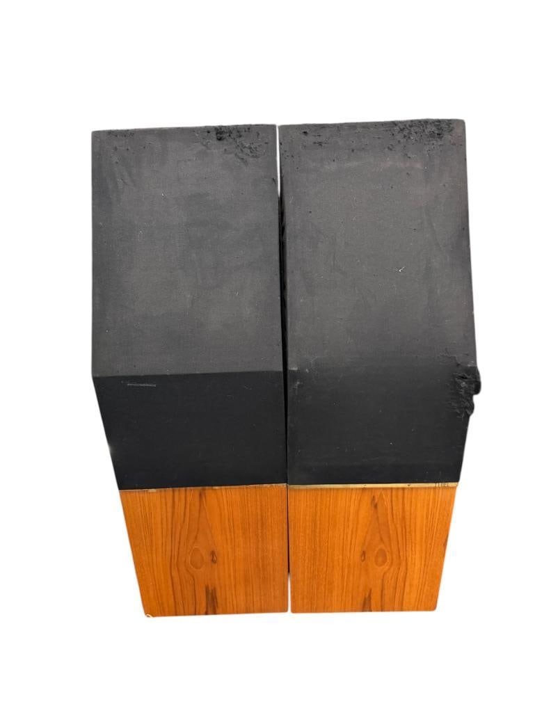 MID-1980'S THIEL 03A FLOOR STANDING SPEAKERS WITH TEAK VENEER THREE WAY SPEAKERS MADE IN THE U.S.A. (1 of 7)