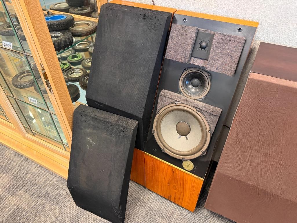 MID-1980'S THIEL 03A FLOOR STANDING SPEAKERS WITH TEAK VENEER THREE WAY SPEAKERS MADE IN THE U.S.A. - 3
