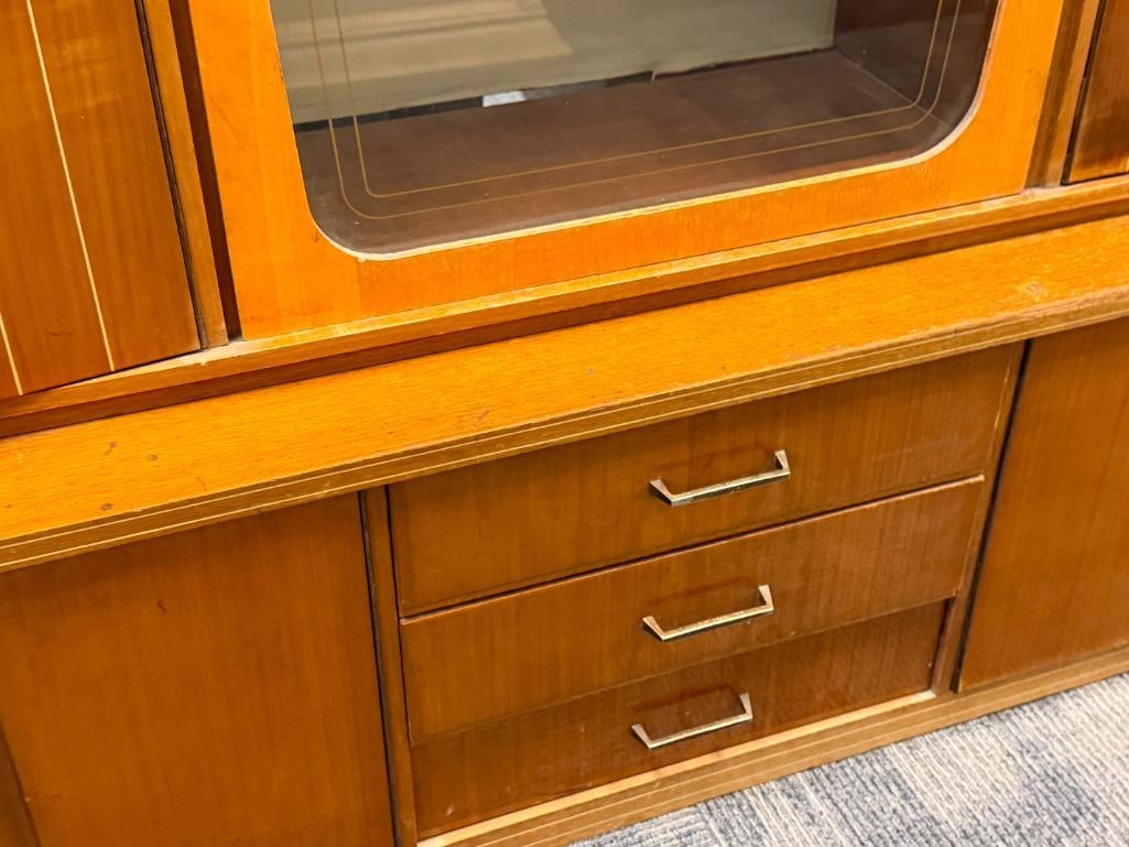ART DECO PERIOD WALNUT AND MAPLE VINTAGE TWO PIECE CABINET - 8