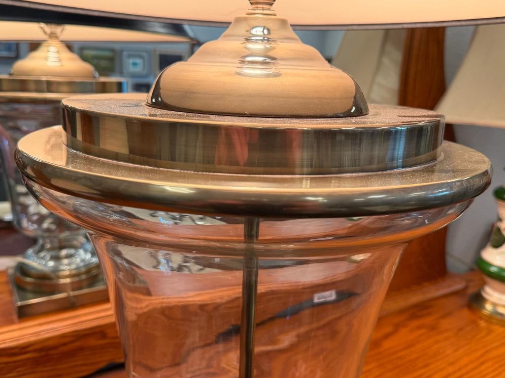 LARGE CLASSICAL GLASS AND METAL URN TABLE LAMP - 3
