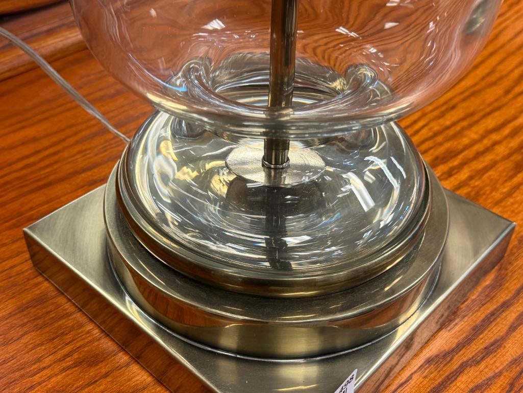 LARGE CLASSICAL GLASS AND METAL URN TABLE LAMP - 8