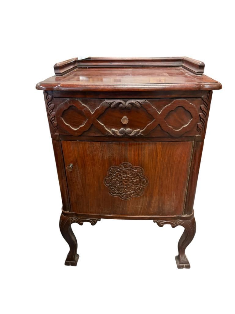 VINTAGE MAHOGANY OCCASIONAL CABINET / SIDE TABLE (1 of 9)