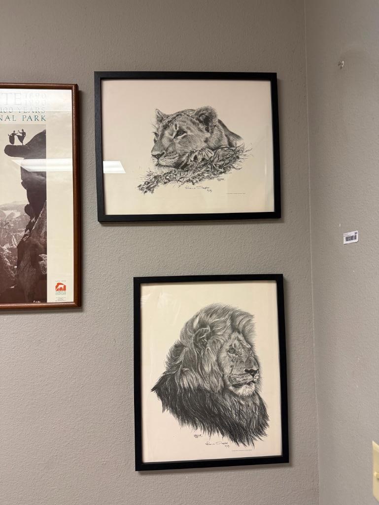 PAIR OF OFFSET LITHOGRAPH PRINTS OF MALE AND FEMALE LION BUSTS BY LORAINNE - 3