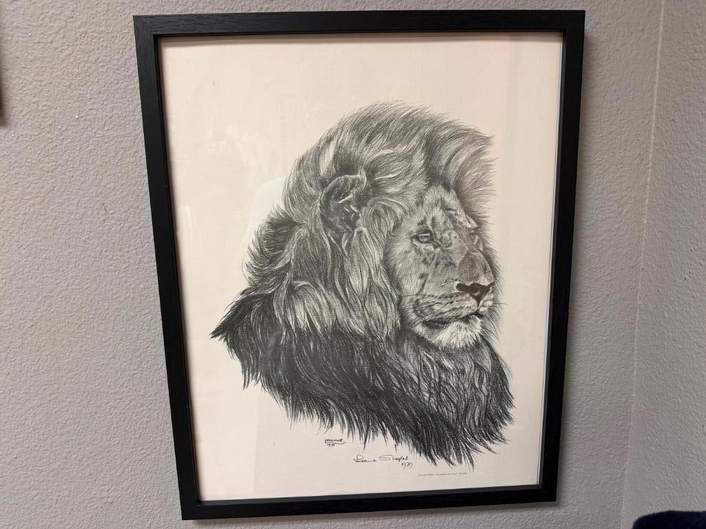 PAIR OF OFFSET LITHOGRAPH PRINTS OF MALE AND FEMALE LION BUSTS BY LORAINNE - 4