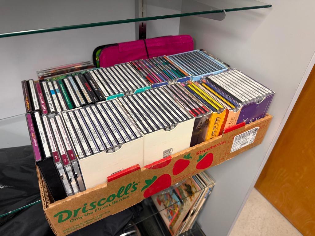COLLECTION OF CLASSICAL CDS FEATURING MORE THAN 100 CDS AS WELL AS A CASE FILLED WITH MORE MODERN...: APPROX. 125 CDS TOTAL