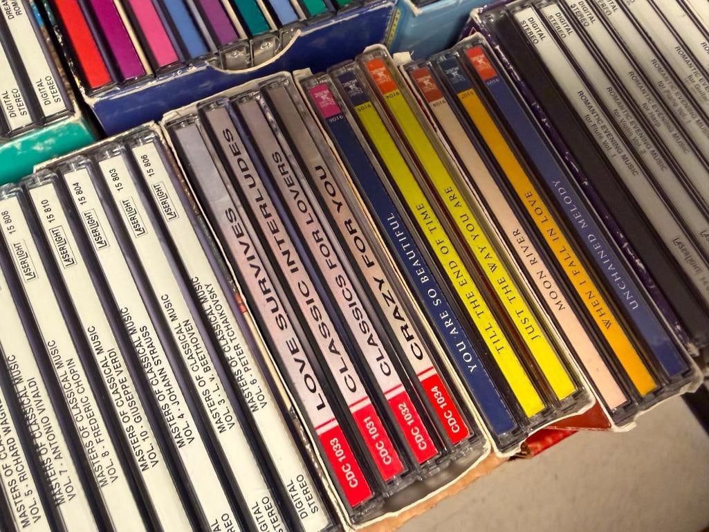 COLLECTION OF CLASSICAL CDS FEATURING MORE THAN 100 CDS AS WELL AS A CASE FILLED WITH MORE MODERN... - 6