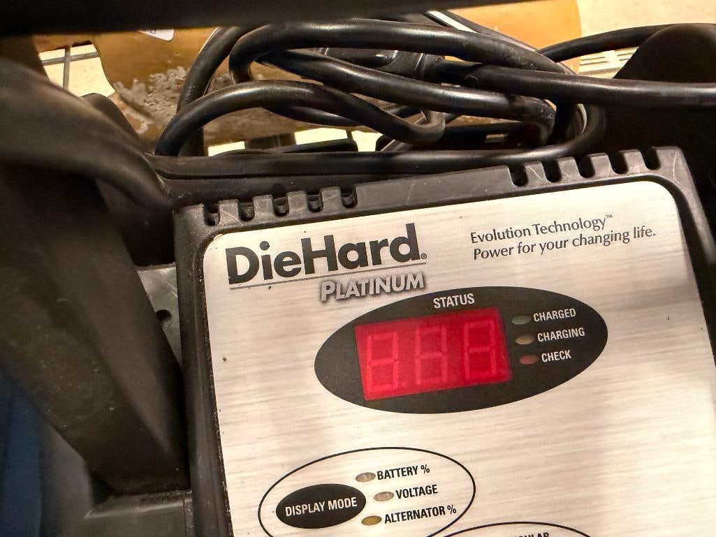 DIEHARD PLATINUM BATTERY CHARGER / ENGINE STARTER - 3