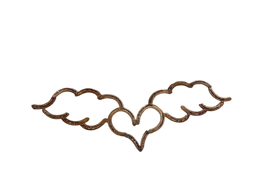 UNIQUE WESTERN HORSESHOE YARD ART WALL HANING FEATURING HEART WITH WINGS (1 of 8)