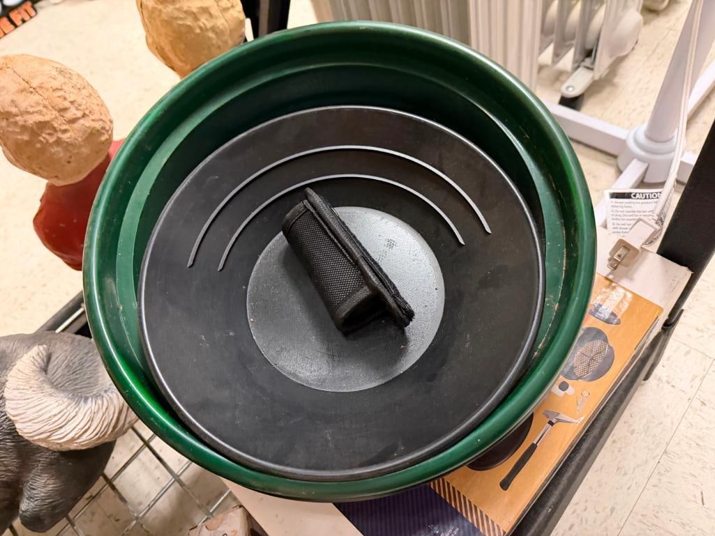 ASSORTED GOLD PANNING EQUIPMENT INCLUDING PLASTIC PANS, GARRET METAL DETECTORS SCOOPS, AND MORE - 5