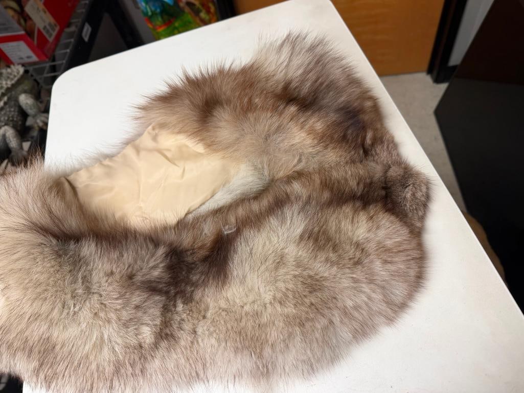 SILVER FOX FUR COLLAR - 8