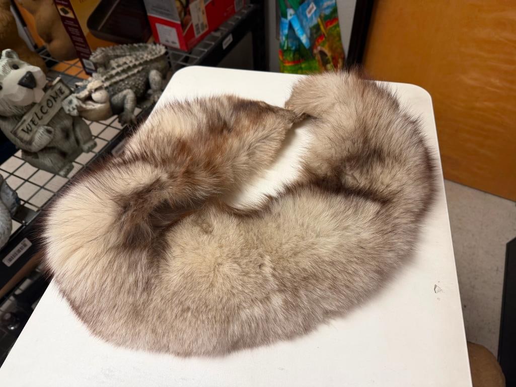 SILVER FOX FUR COLLAR - 9