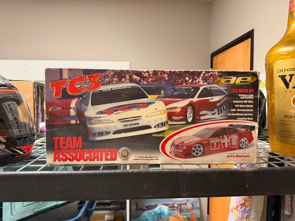 TEAM ASSOCIATED AE TC3 RACER KIT #3012 ALFA ROMEO RC CAR - 2