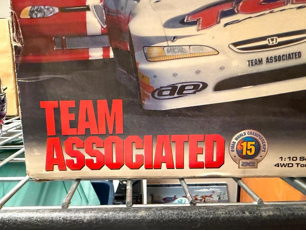 TEAM ASSOCIATED AE TC3 RACER KIT #3012 ALFA ROMEO RC CAR - 4