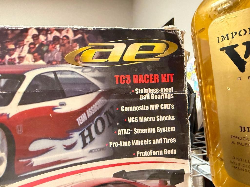 TEAM ASSOCIATED AE TC3 RACER KIT #3012 ALFA ROMEO RC CAR - 6