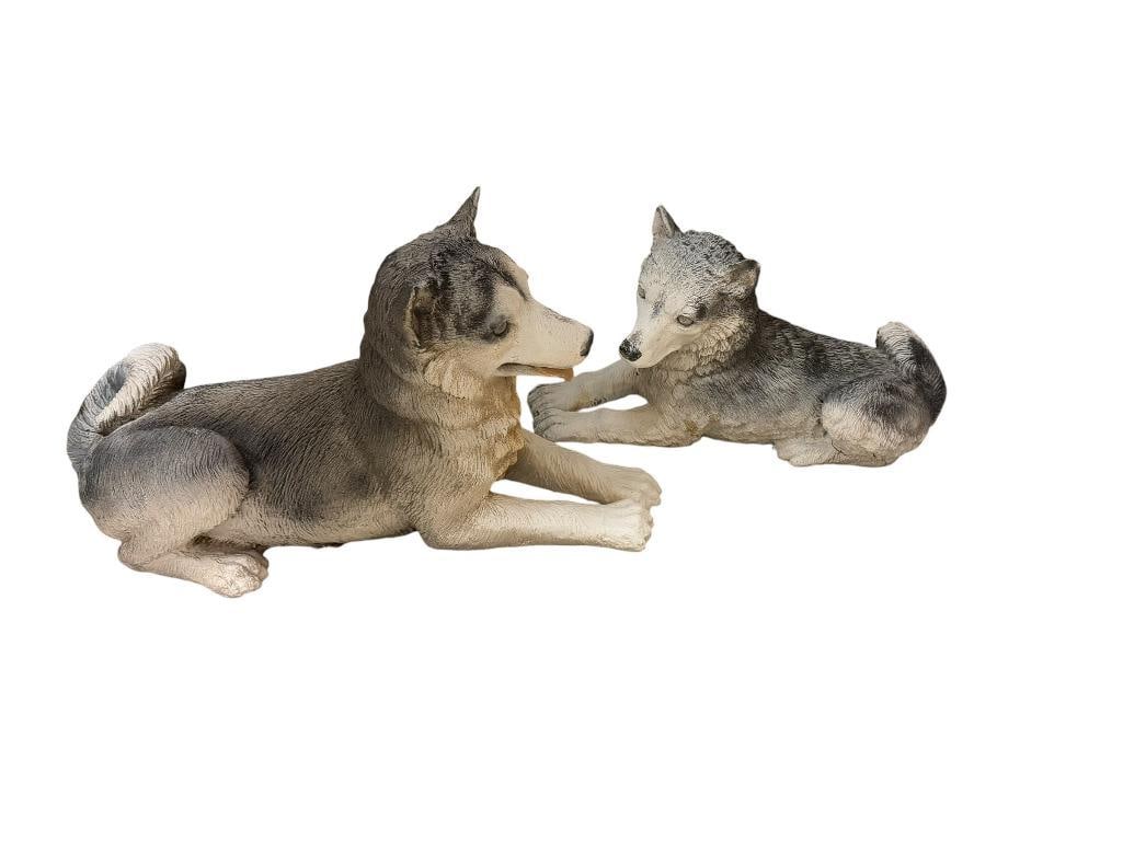 TWO RESTING WOLF / HUSKY AND PUP RESIN YARD ART SCULPTURES (1 of 12)