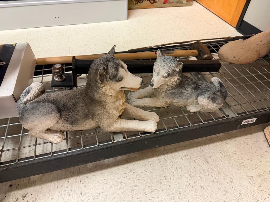 TWO RESTING WOLF / HUSKY AND PUP RESIN YARD ART SCULPTURES - 2