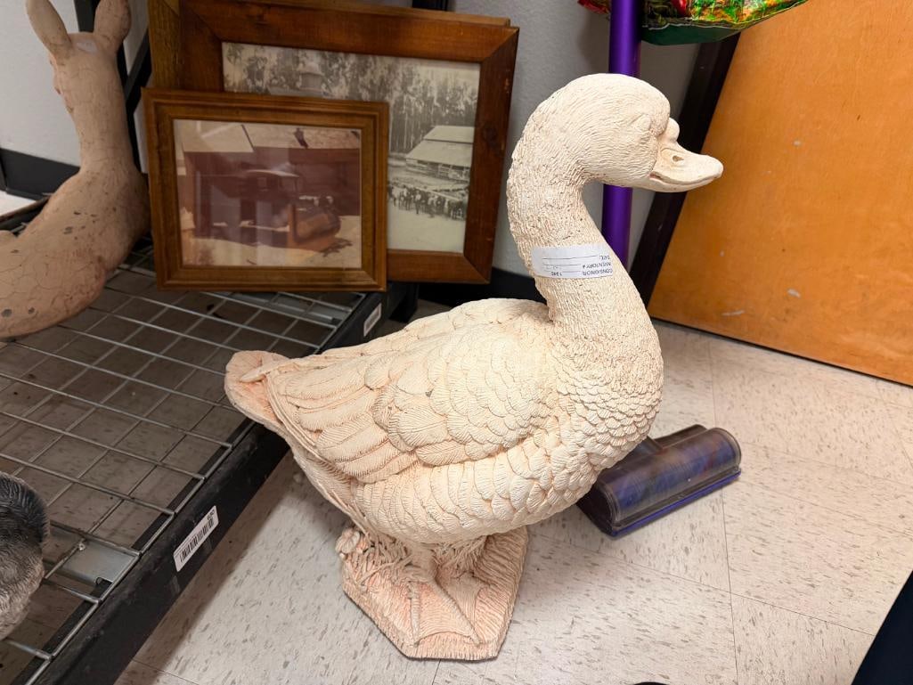 1988 GARDEN ARTS INC. GOOSE CEMENT YARD ART SCULPTURE - 7