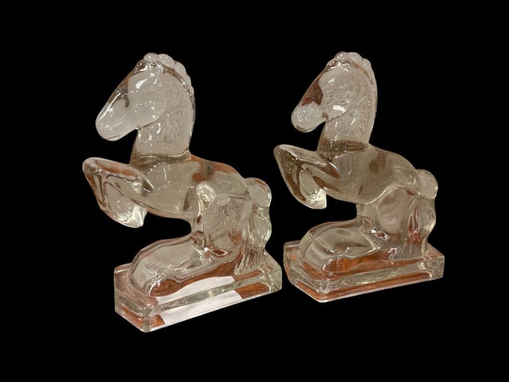 VINTAGE L.E. SMITH REARING HORSE CLEAR GLASS BOOKENDS: 7 1/2" H