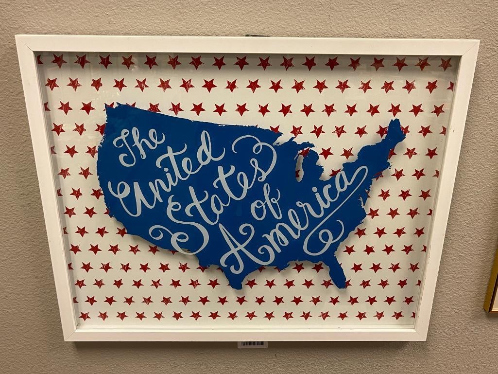 THE UNITED STATES OF AMERICA REVERSE TRANSFER ART ON GLASS HOME DECOR PATRIOTIC FRAMED WALL ART: 29 1/2" X 23 1/2"