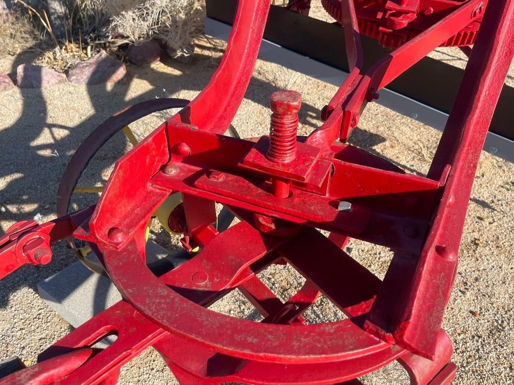 ANTIQUE HORSE-DRAWN GRADER EARLY CONSTRUCTION EQUIPMENT - 5