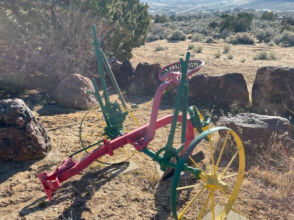 ANTIQUE JOHN DEERE HORSE-DRAWN SICKLE BAR MOWER EARLY 20TH CENTURY FARMING IMPLEMENT / DAIN MOWER - 3