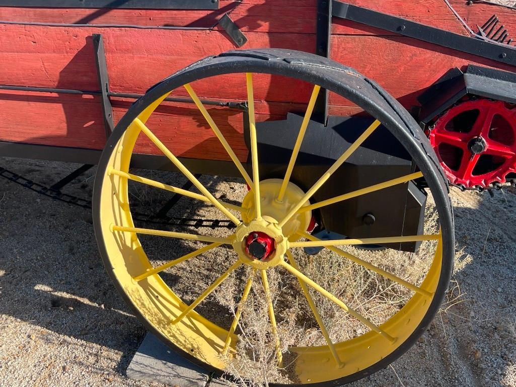 ANTIQUE HORSE-DRAWN MANURE SPREADER EARLY FARMING IMPLEMENT - 3
