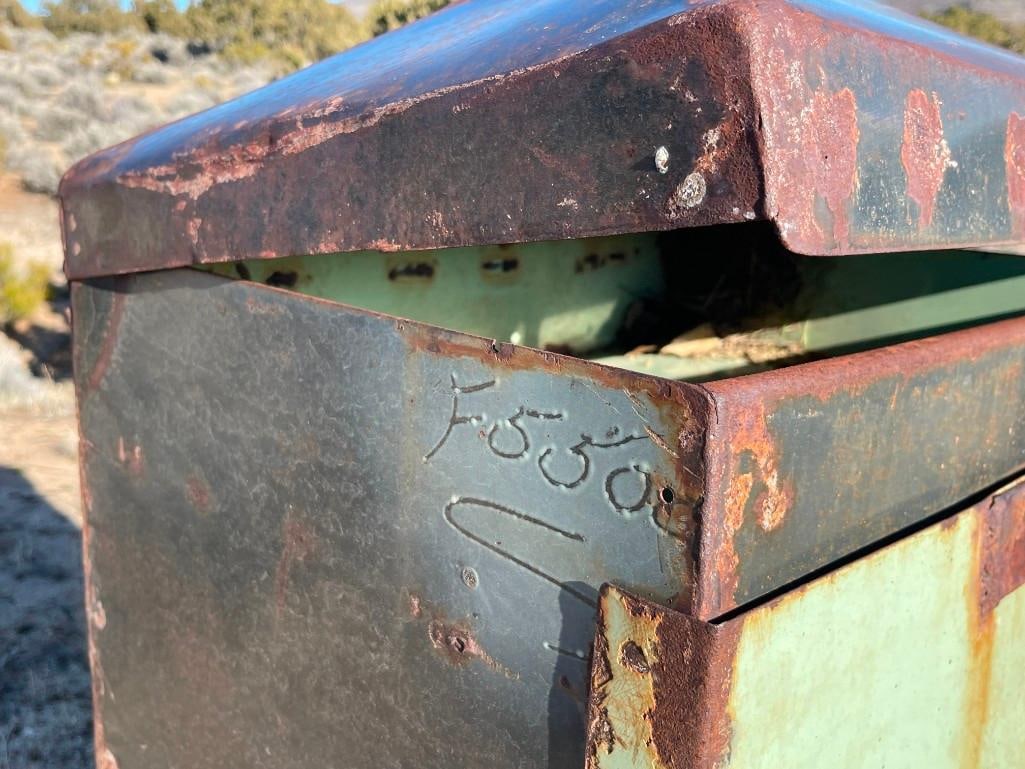 ANTIQUE INDUSTRIAL STEEL CONTAINER ON METAL CART - 6