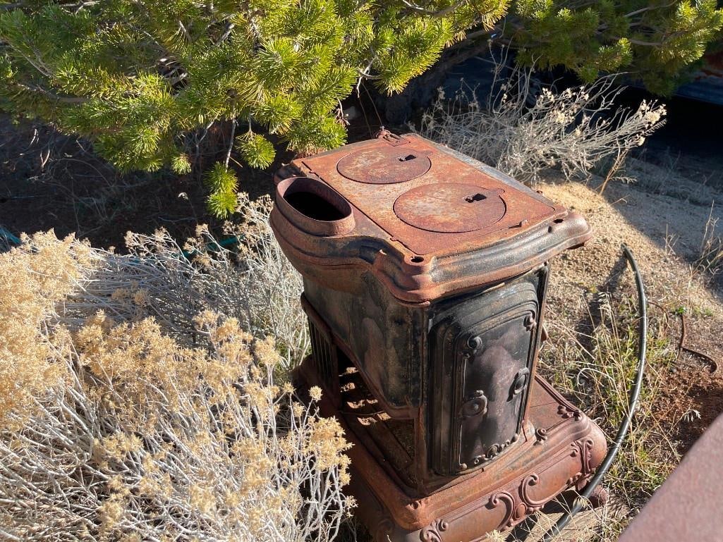 ANTIQUE CAST IRON WASHINGTON STOVE WORKS NO. 21 WOOD BURNING STOVE - 11