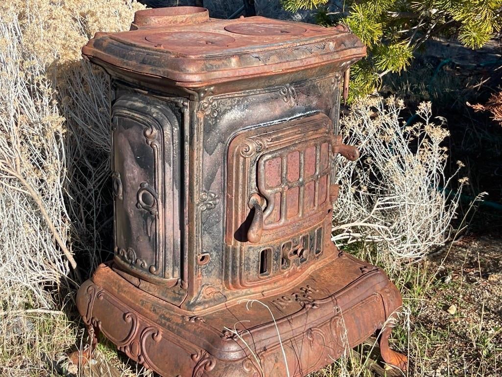 ANTIQUE CAST IRON WASHINGTON STOVE WORKS NO. 21 WOOD BURNING STOVE - 2