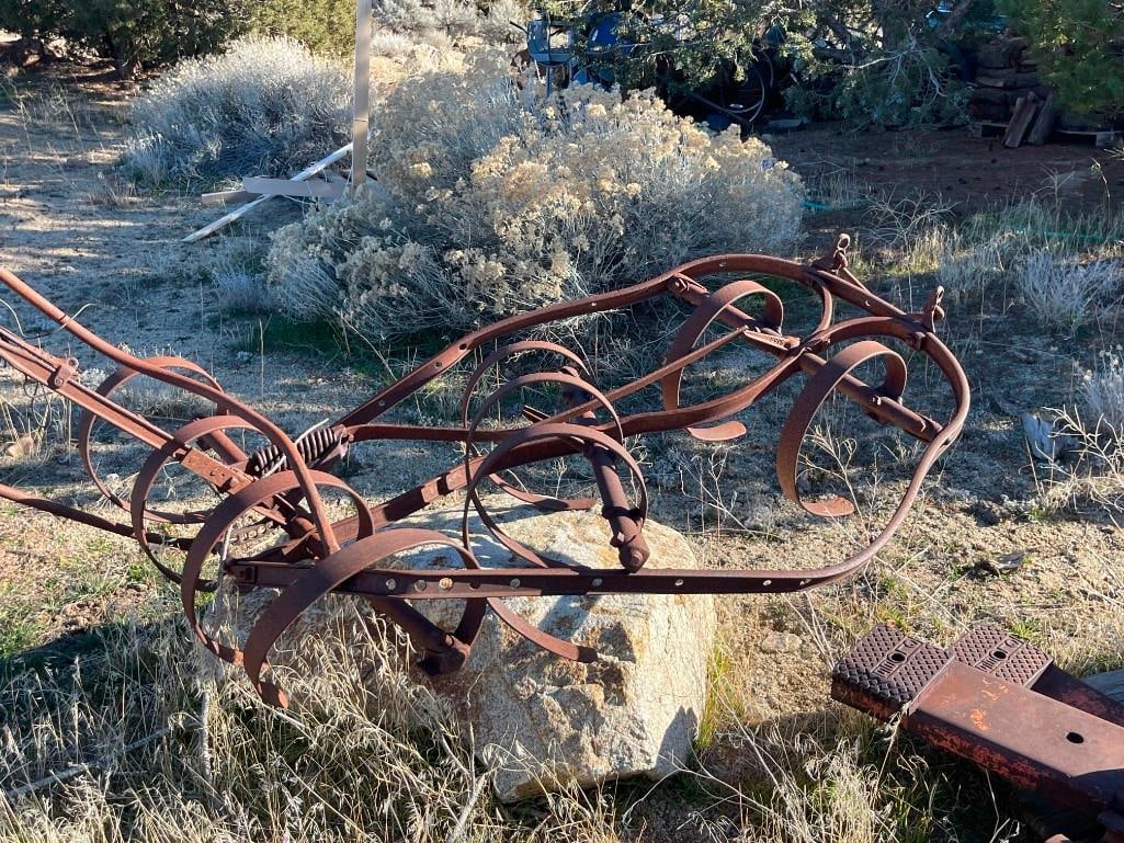 ANTIQUE STEEL FARMING IMPLEMENT HORSE DRAWN FARM CULTIVATOR PLOW SPRING TOOTH HARROW - 2