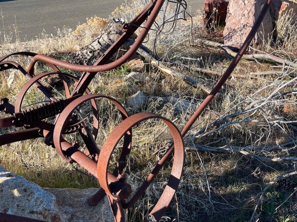 ANTIQUE STEEL FARMING IMPLEMENT HORSE DRAWN FARM CULTIVATOR PLOW SPRING TOOTH HARROW - 9