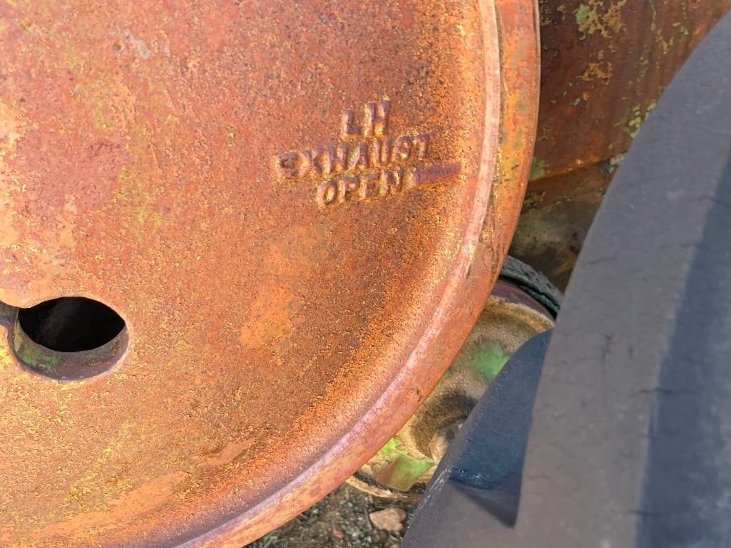 ANTIQUE JOHN DEERE MODEL D TRACTOR - 12