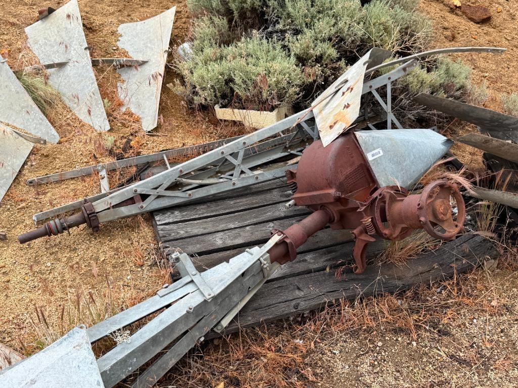 ANTIQUE AERMOTR WINDMILL CHICAGO, ILLINOIS WATER PUMP PIECES - 3