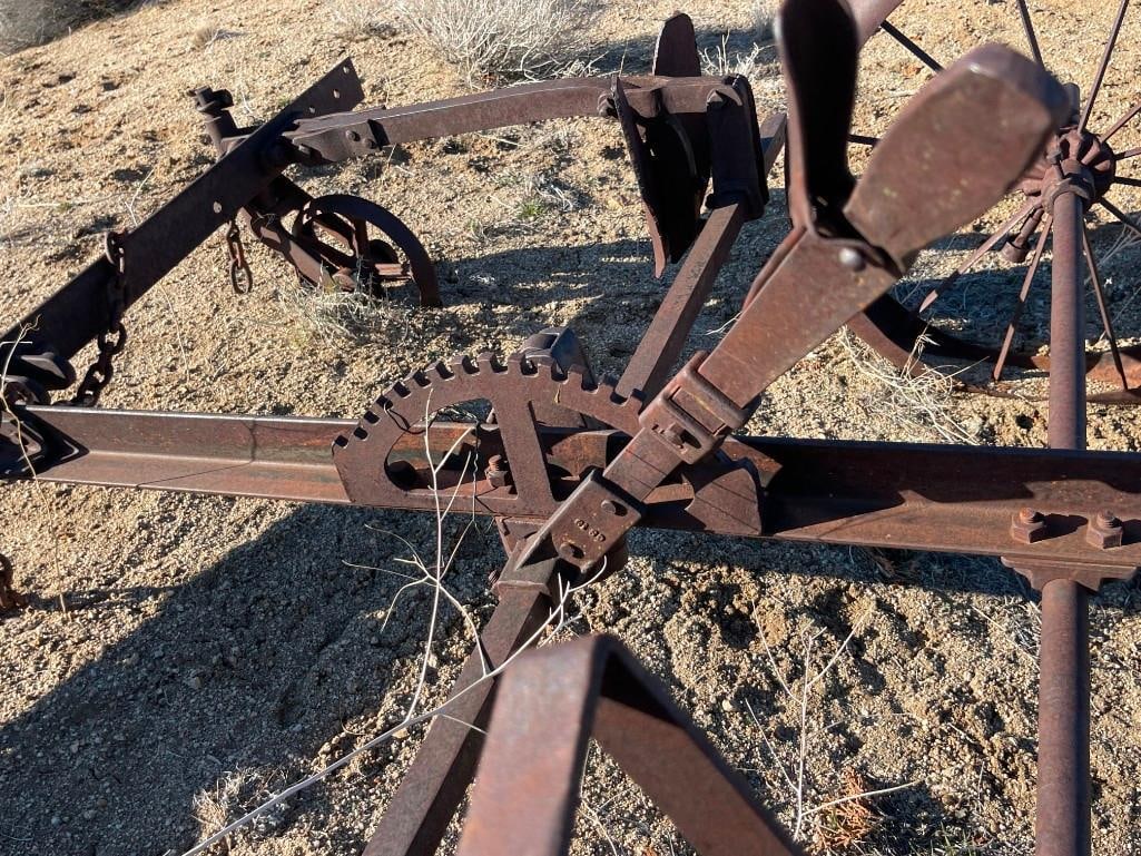 ANTIQUE HORSE DRAWN CULTIVATOR FROM EARLY 20TH CENTURY - 11