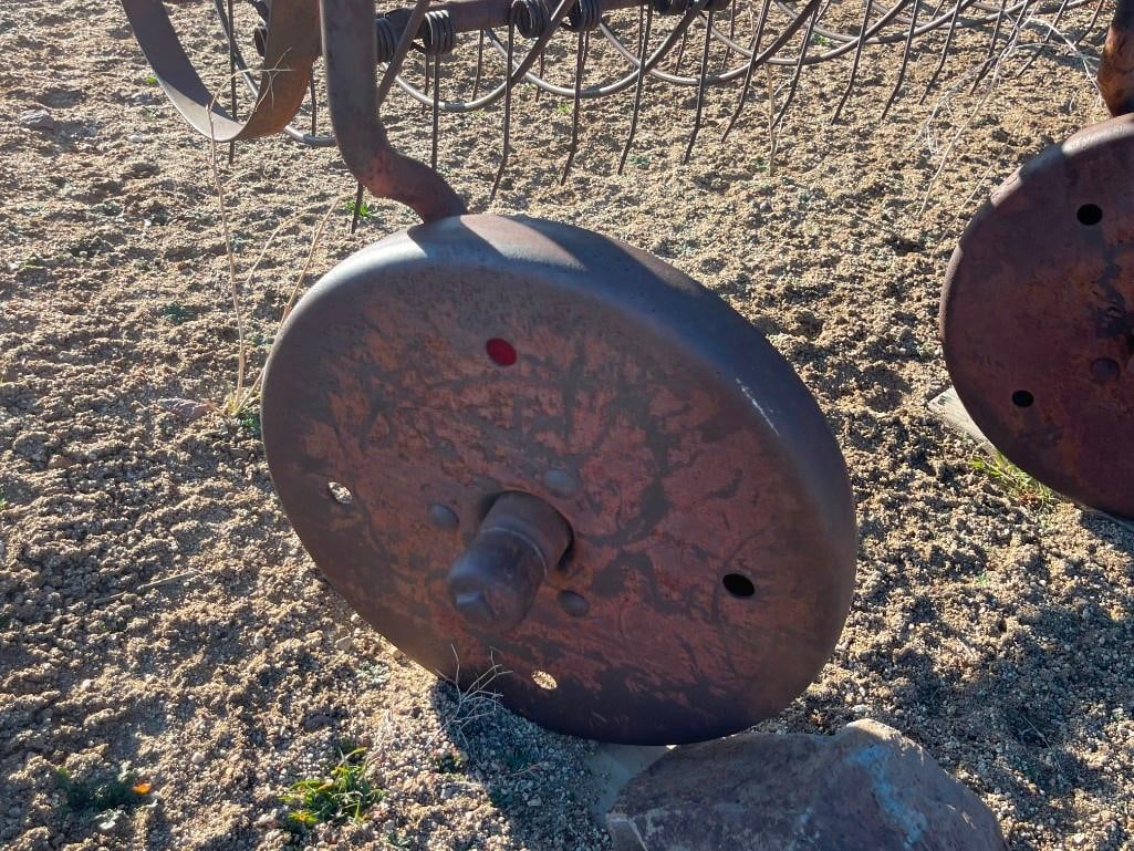 ANTIQUE TRACTOR DRAWN FARMING IMPLEMENT HAY RAKE - 15