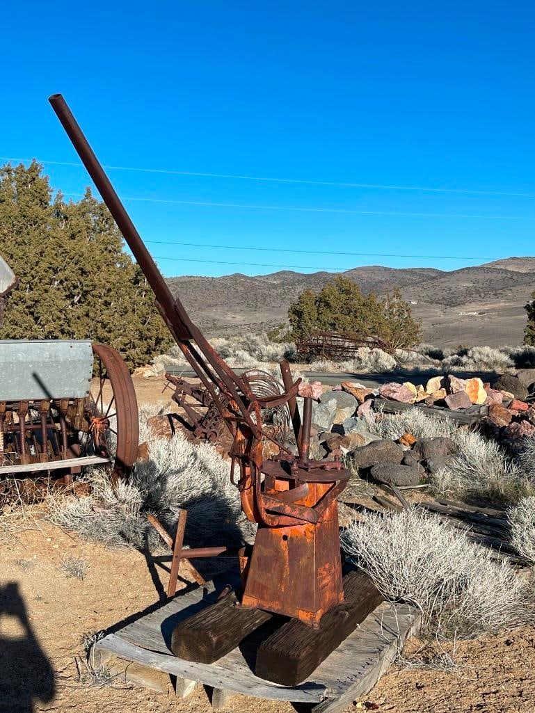 ANTIQUE BISHMAN MFG. CO. 881SA TIRE CHANGER MACHINE (1 of 15)