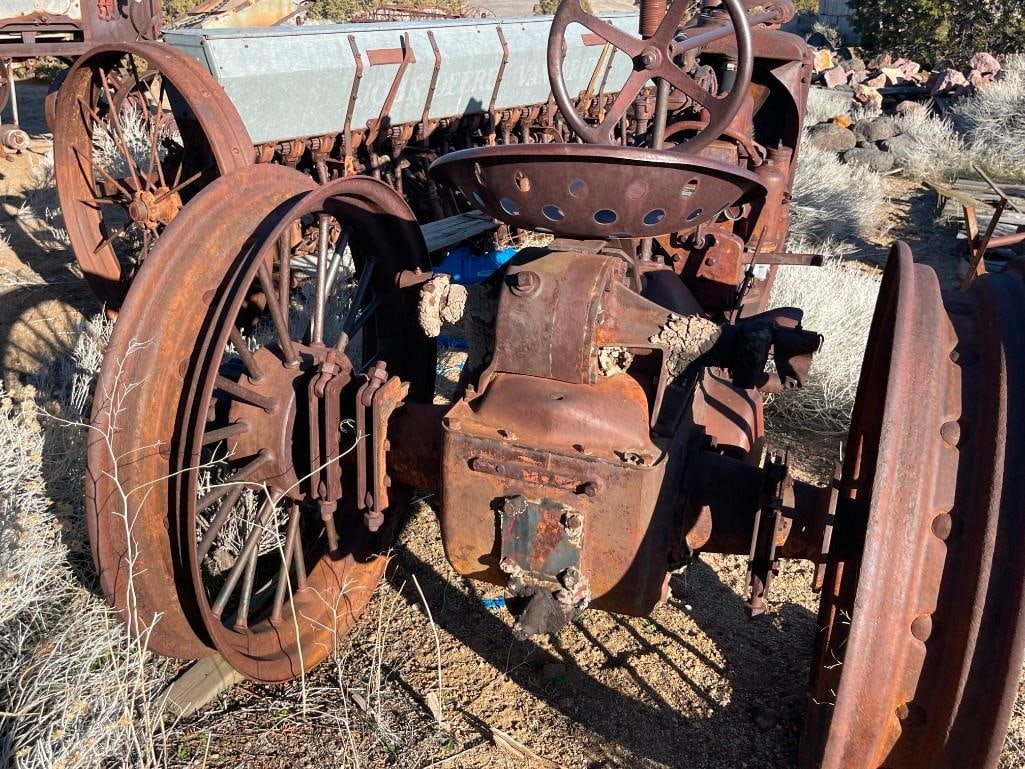 ANTIQUE INTERNATIONAL HARVESTER MCCORMACK DEERING MODEL F-12 TRACTOR - 10