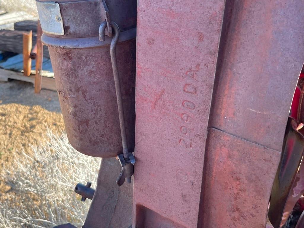 ANTIQUE INTERNATIONAL HARVESTER MCCORMACK DEERING MODEL F-12 TRACTOR - 17