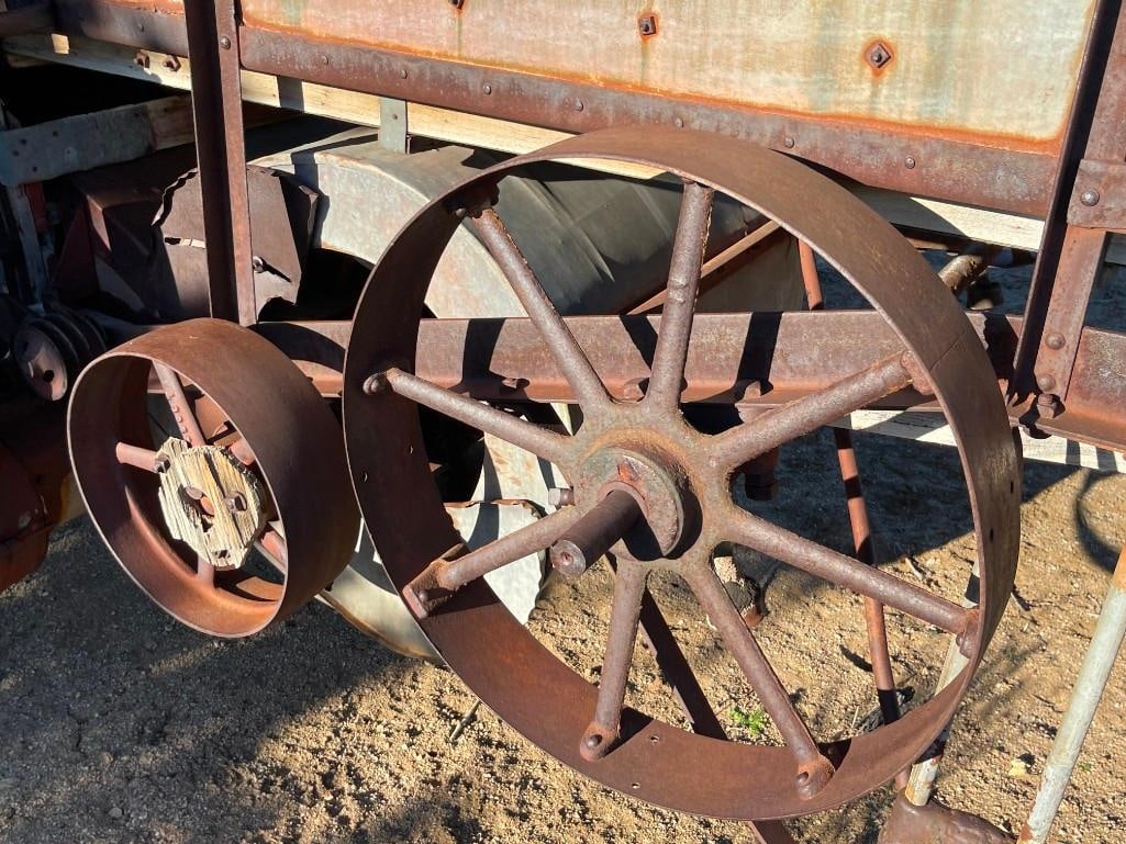 ANTIQUE FARMING IMPLEMENT THRESHING MACHINE - 11